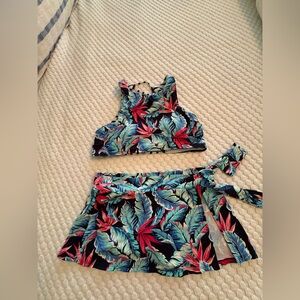 ✳️ Tommy Bahama two piece skirted swimsuit women’s size medium